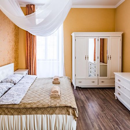 2 Virmens'Ka Apartment Lviv Kültér fotó