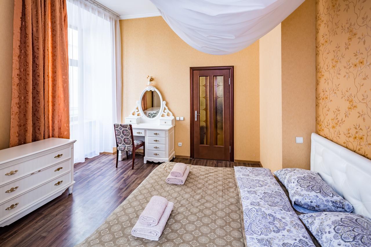 2 Virmens'Ka Apartment Lviv Kültér fotó