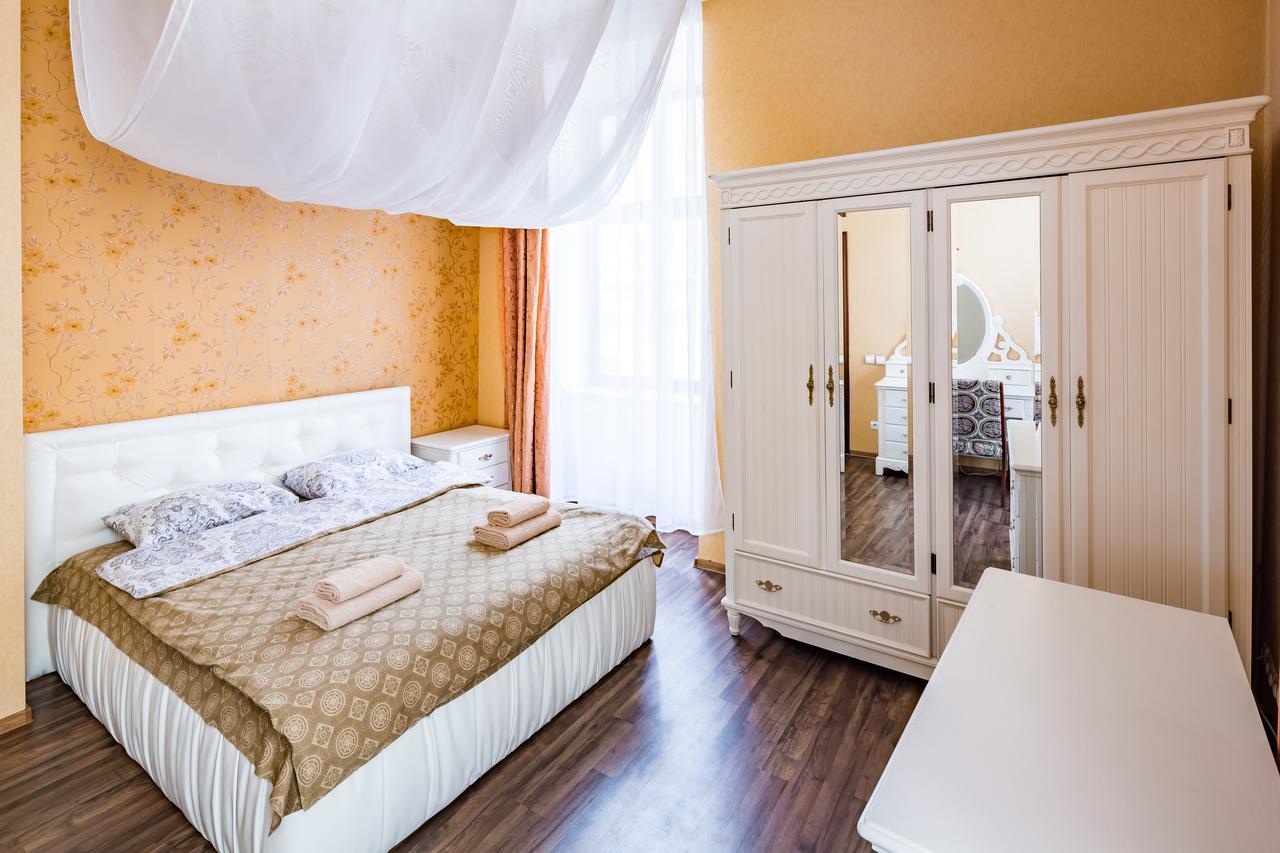 2 Virmens'Ka Apartment Lviv Kültér fotó