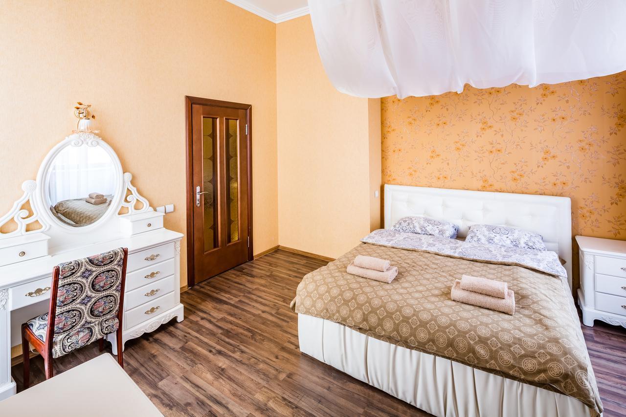 2 Virmens'Ka Apartment Lviv Kültér fotó