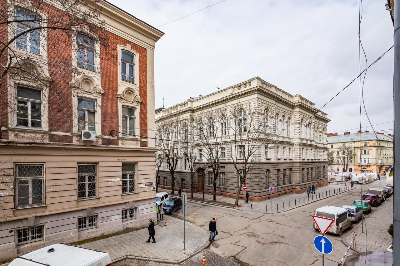 2 Virmens'Ka Apartment Lviv Kültér fotó