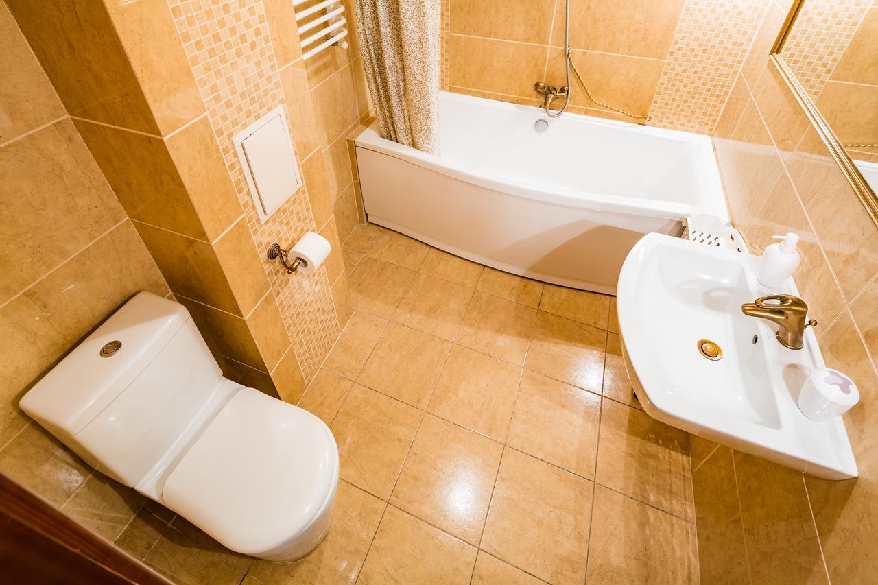 2 Virmens'Ka Apartment Lviv Kültér fotó